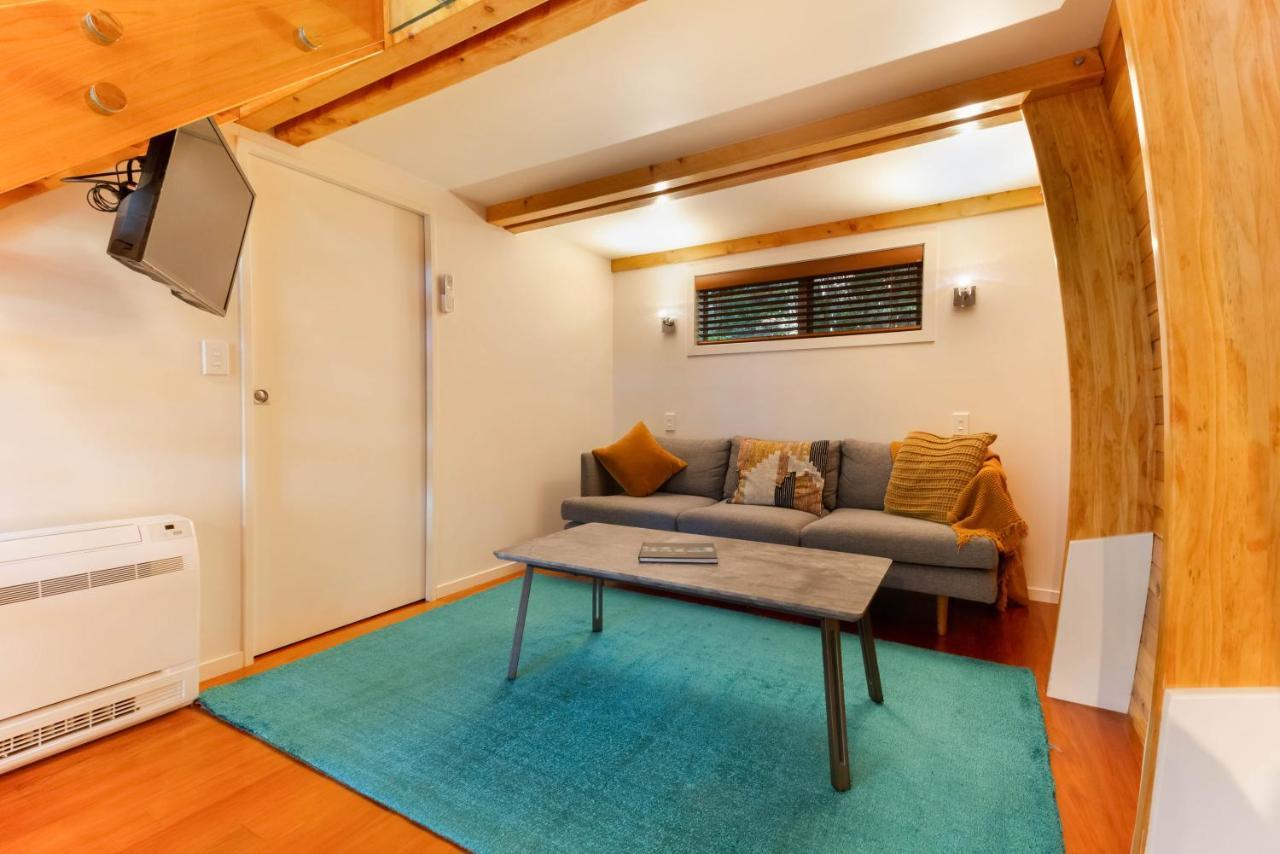 Onetangi Chalet Villa ภายนอก รูปภาพ