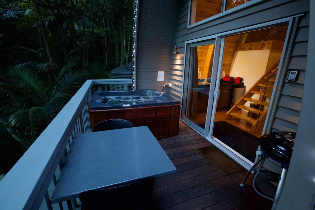 Onetangi Chalet Villa ภายนอก รูปภาพ